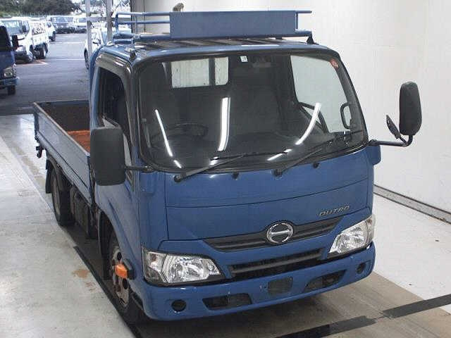 Import and buy HINO DUTRO 2017 from Japan to Nairobi, Kenya