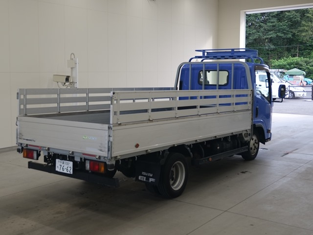 Import and buy ISUZU ELF 2017 from Japan to Nairobi, Kenya