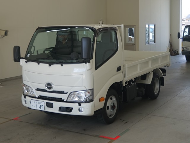 Import and buy HINO DUTRO 2023 from Japan to Nairobi, Kenya