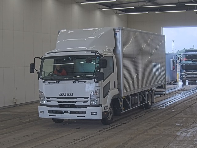 Import and buy ISUZU FORWARD 2019 from Japan to Nairobi, Kenya