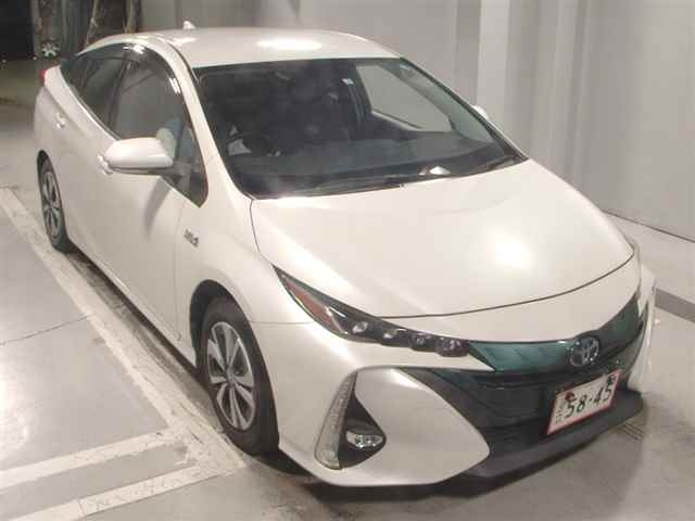 Import and buy TOYOTA PRIUS PHV 2017 from Japan to Nairobi, Kenya