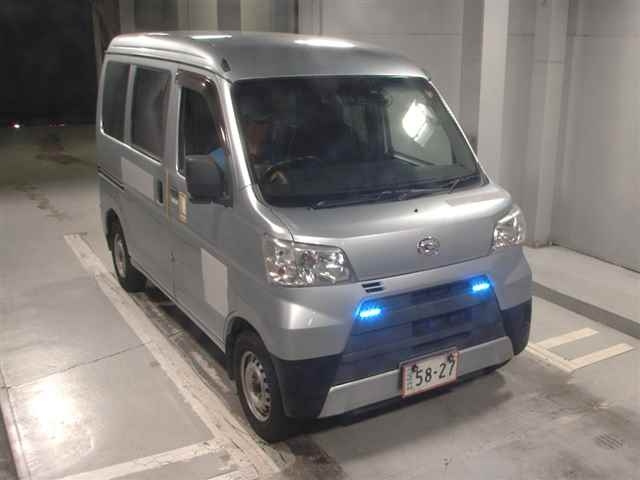 Import and buy DAIHATSU HIJET VAN 2018 from Japan to Nairobi, Kenya