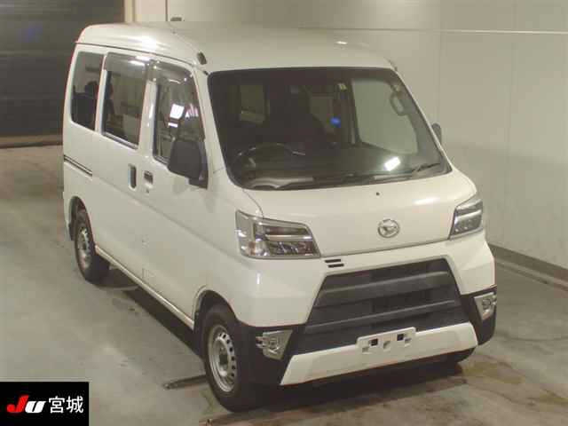 Import and buy DAIHATSU HIJET VAN 2018 from Japan to Nairobi, Kenya