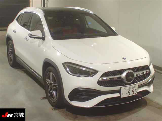 Import and buy MERCEDES BENZ GLA CLASS 2020 from Japan to Nairobi, Kenya