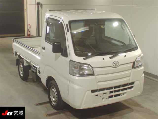 Import and buy DAIHATSU HIJET TRUCK 2018 from Japan to Nairobi, Kenya