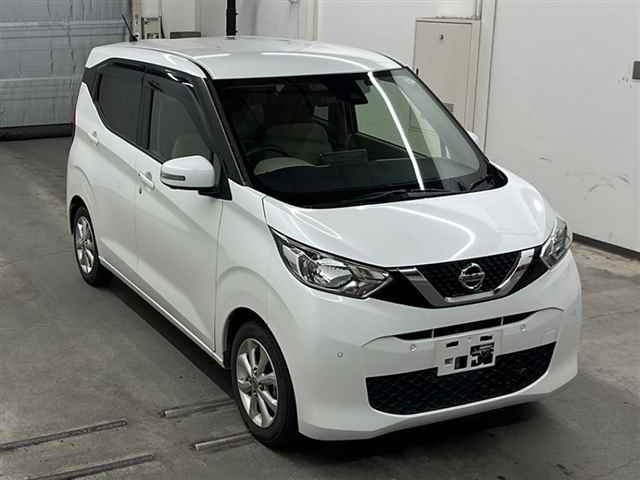 Import and buy NISSAN DAYZ 2020 from Japan to Nairobi, Kenya