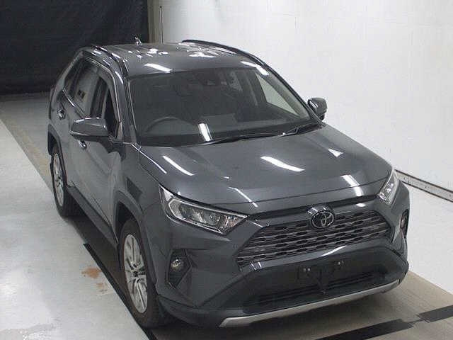 Import and buy TOYOTA RAV4 2019 from Japan to Nairobi, Kenya