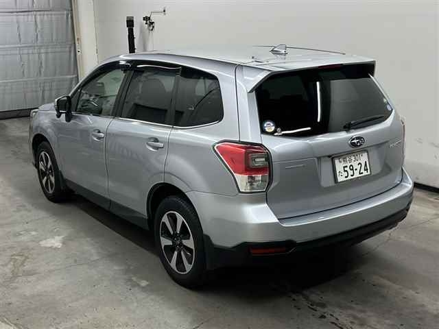 Import and buy SUBARU FORESTER 2017 from Japan to Nairobi, Kenya