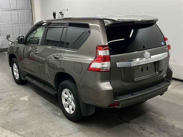 Import and buy TOYOTA LAND CRUISER PRADO 2017 from Japan to Nairobi, Kenya