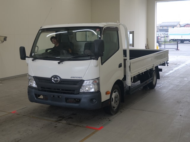 Import and buy HINO DUTRO 2017 from Japan to Nairobi, Kenya