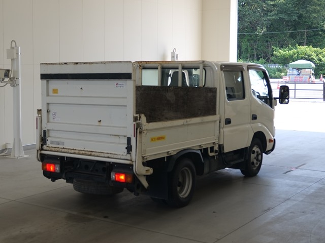 Import and buy HINO DUTRO 2017 from Japan to Nairobi, Kenya