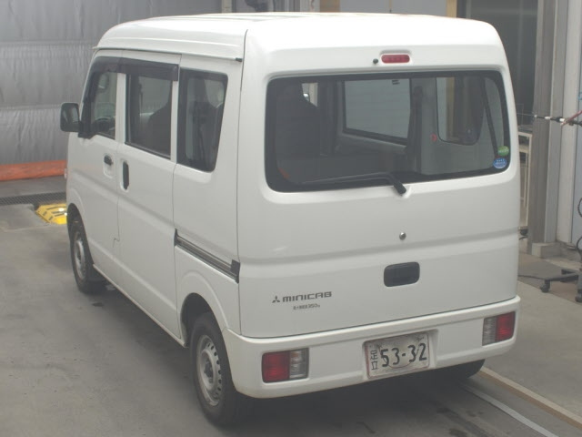 Import and buy MITSUBISHI MINICAB VAN 2018 from Japan to Nairobi, Kenya