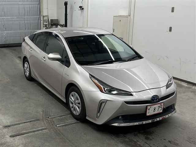 Import and buy TOYOTA PRIUS 2019 from Japan to Nairobi, Kenya