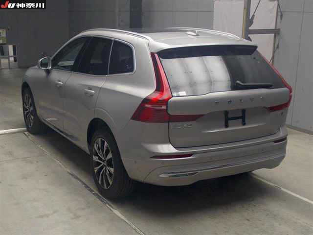 Import and buy VOLVO XC60 2022 from Japan to Nairobi, Kenya