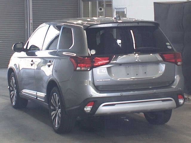 Import and buy MITSUBISHI OUTLANDER 2020 from Japan to Nairobi, Kenya