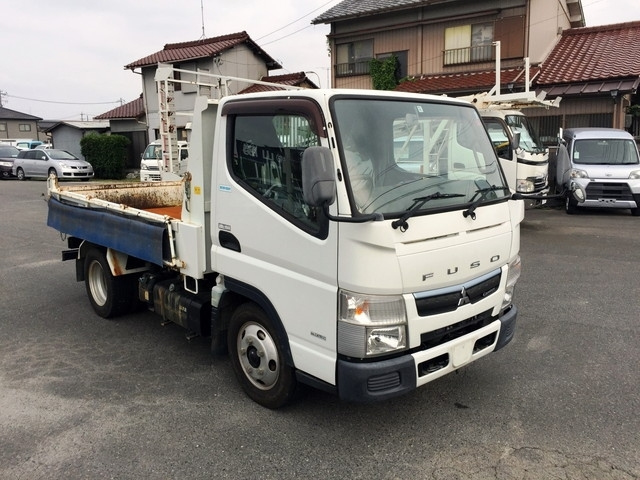 Import and buy MITSUBISHI CANTER 2017 from Japan to Nairobi, Kenya