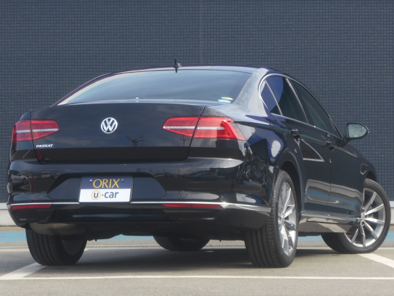 Import and buy VOLKSWAGEN PASSAT 2018 from Japan to Nairobi, Kenya