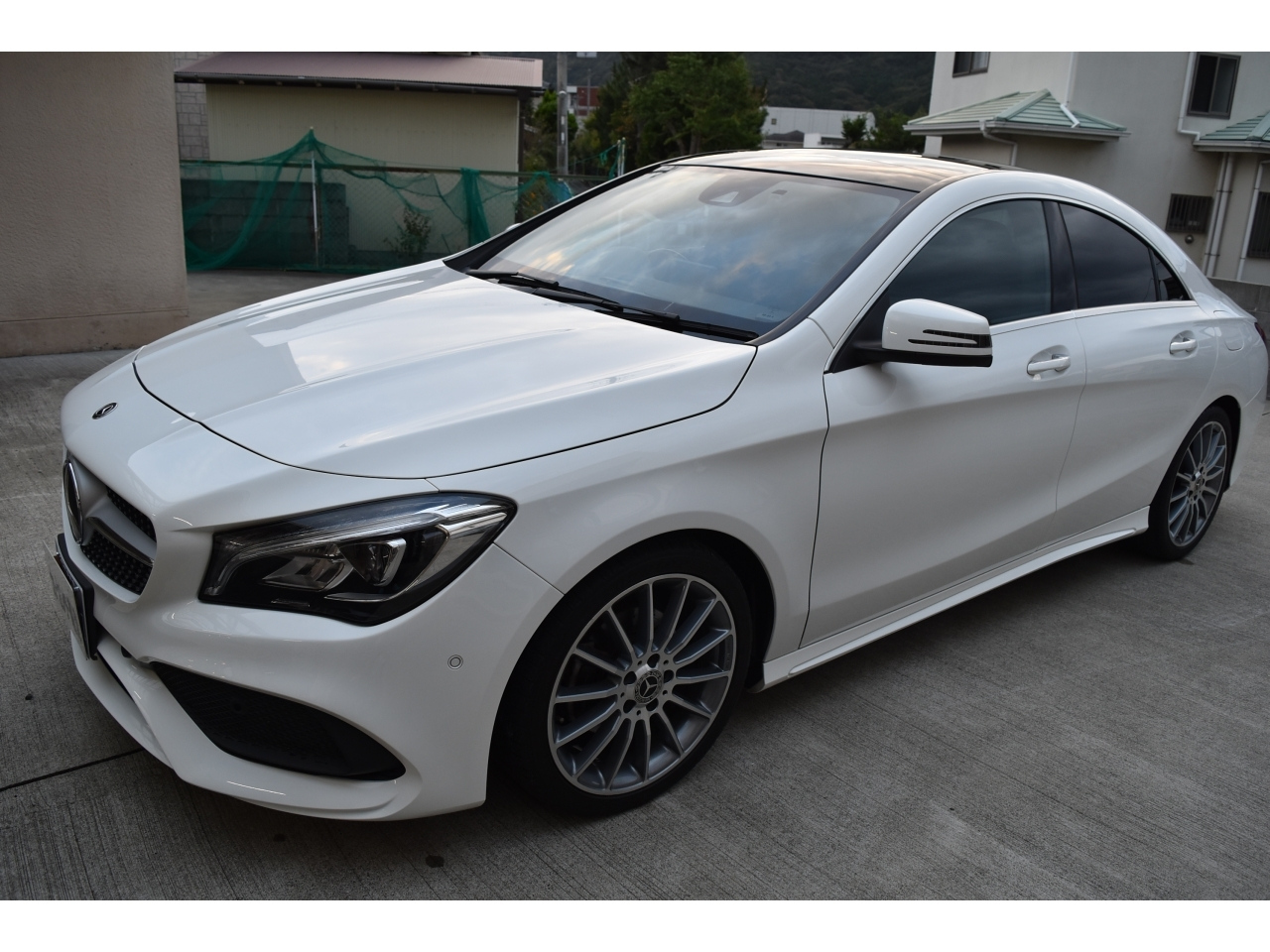 Import and buy MERCEDES BENZ CLA CLASS 2018 from Japan to Nairobi, Kenya