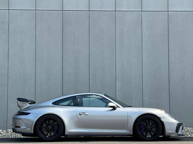 Import and buy PORSCHE 911 2018 from Japan to Nairobi, Kenya