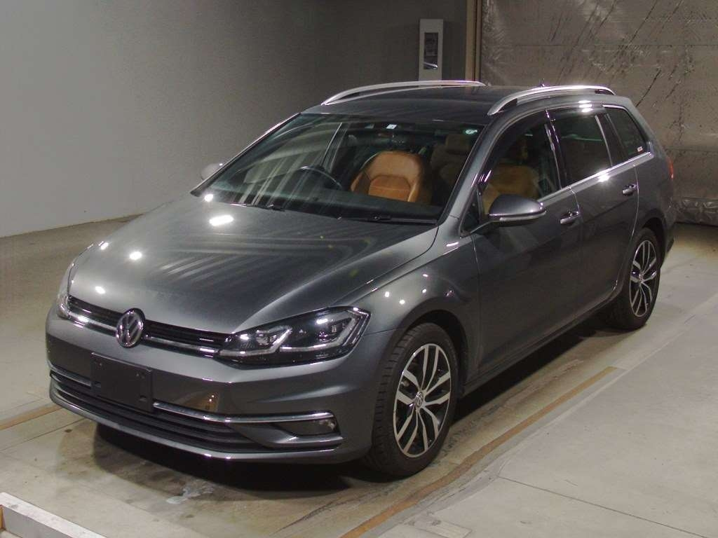 Import and buy VOLKSWAGEN GOLF VARIANT 2018 from Japan to Nairobi, Kenya