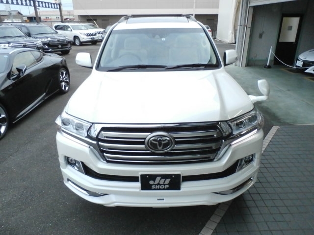 Import and buy TOYOTA LAND CRUISER 2018 from Japan to Nairobi, Kenya