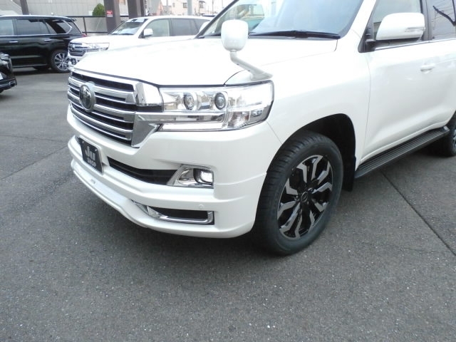 Import and buy TOYOTA LAND CRUISER 2018 from Japan to Nairobi, Kenya