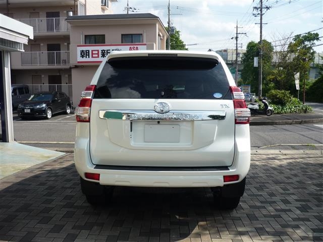 Import and buy TOYOTA LAND CRUISER PRADO 2017 from Japan to Nairobi, Kenya