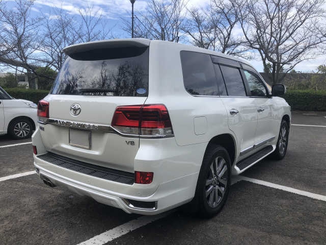 Import and buy TOYOTA LAND CRUISER 2019 from Japan to Nairobi, Kenya