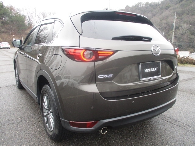 Import and buy MAZDA CX-5 2017 from Japan to Nairobi, Kenya