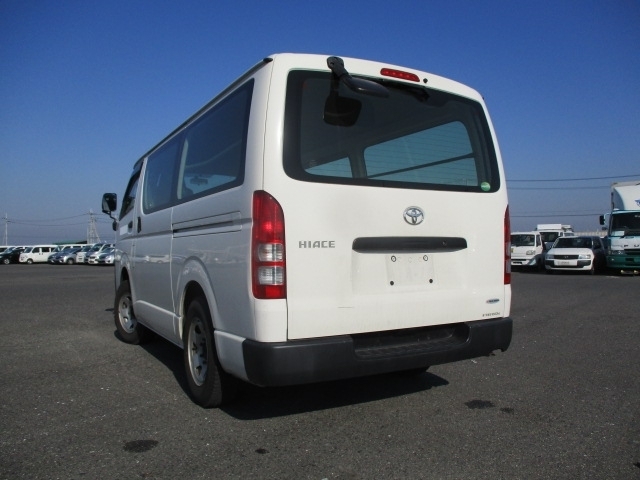 Import and buy TOYOTA HIACE VAN 2017 from Japan to Nairobi, Kenya