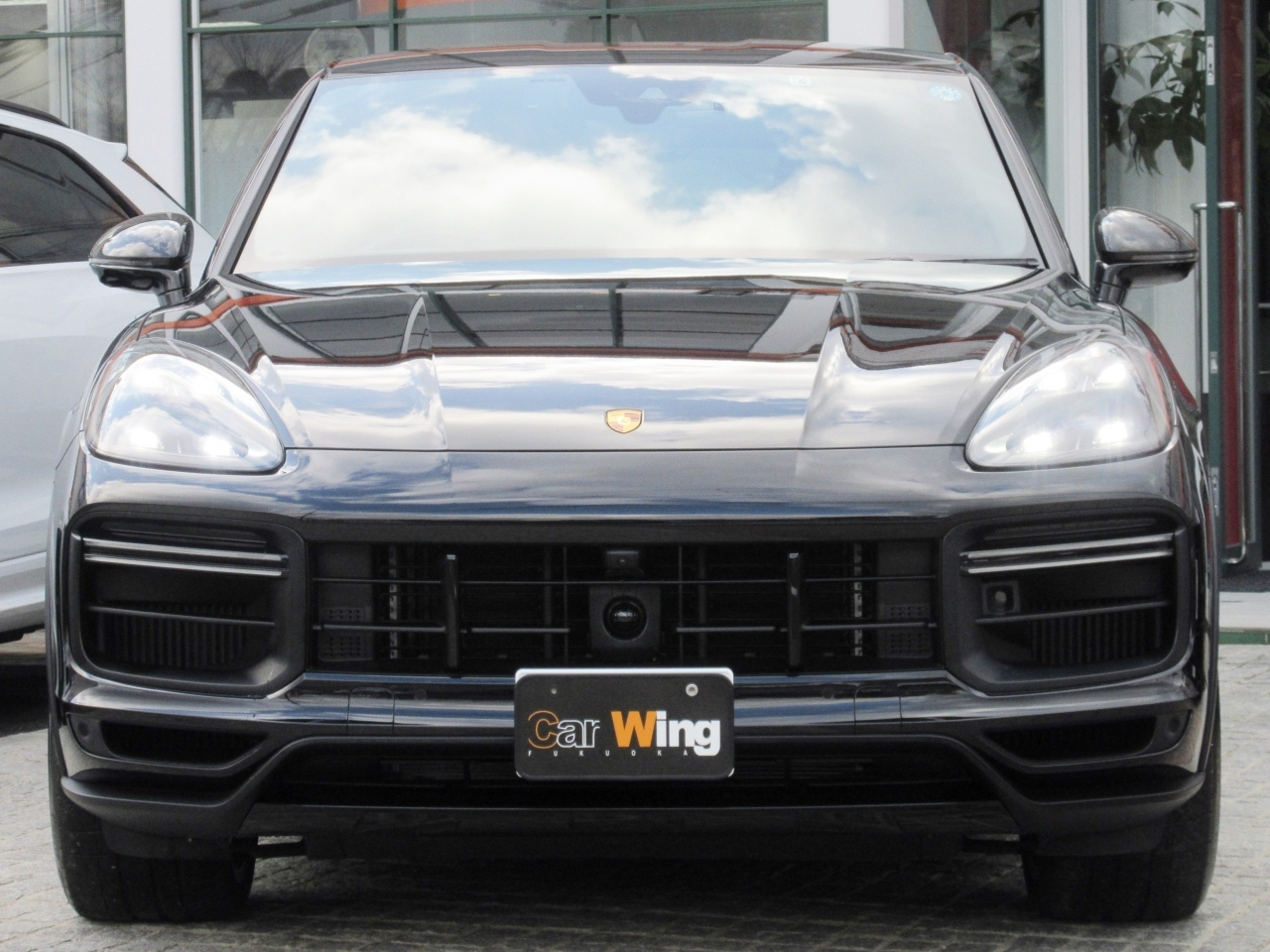 Import and buy PORSCHE CAYENNE 2022 from Japan to Nairobi, Kenya