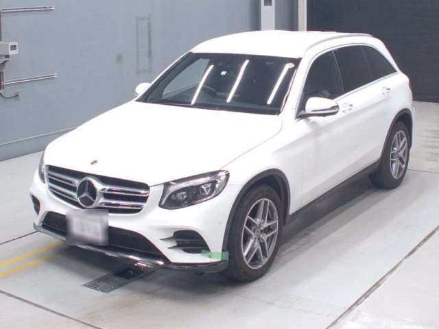 Import and buy MERCEDES BENZ GLC CLASS 2018 from Japan to Nairobi, Kenya