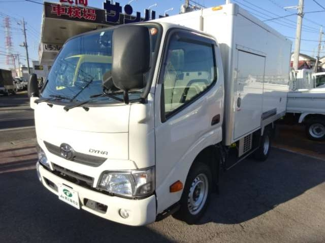 Import and buy TOYOTA DYNA 2017 from Japan to Nairobi, Kenya