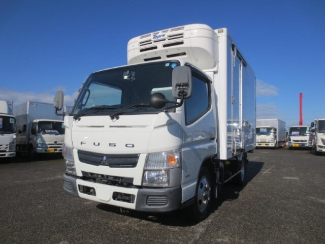 Import and buy MITSUBISHI CANTER 2017 from Japan to Nairobi, Kenya