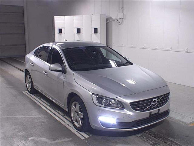 Import and buy VOLVO S60 2018 from Japan to Nairobi, Kenya