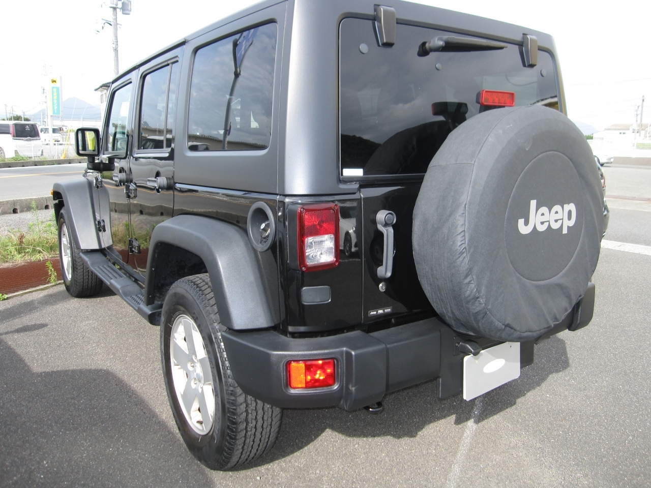 Import and buy JEEP WRANGLER UNLIMITED 2018 from Japan to Nairobi, Kenya