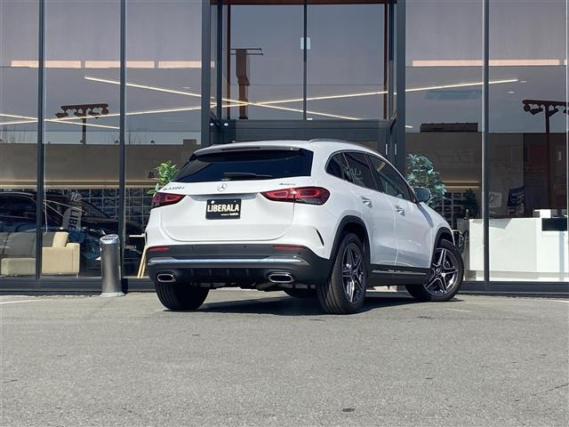 Import and buy MERCEDES BENZ GLA CLASS 2022 from Japan to Nairobi, Kenya