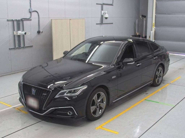 Import and buy TOYOTA CROWN 2018 from Japan to Nairobi, Kenya