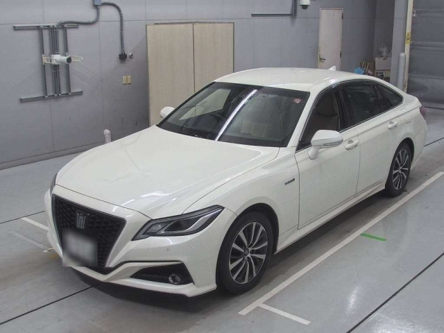 Import and buy TOYOTA CROWN 2018 from Japan to Nairobi, Kenya