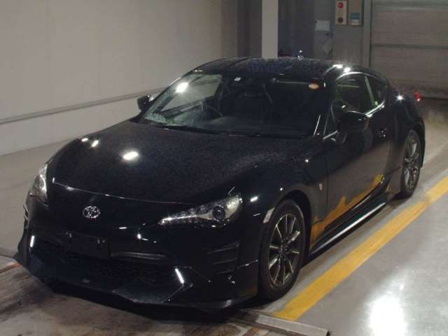 Import and buy TOYOTA 86 2018 from Japan to Nairobi, Kenya