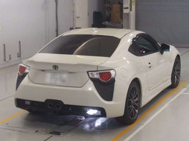 Import and buy TOYOTA 86 2018 from Japan to Nairobi, Kenya