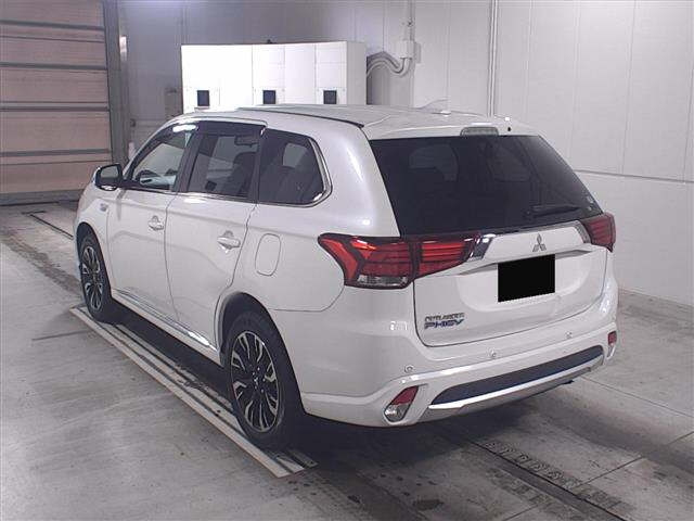 Import and buy MITSUBISHI OUTLANDER 2017 from Japan to Nairobi, Kenya