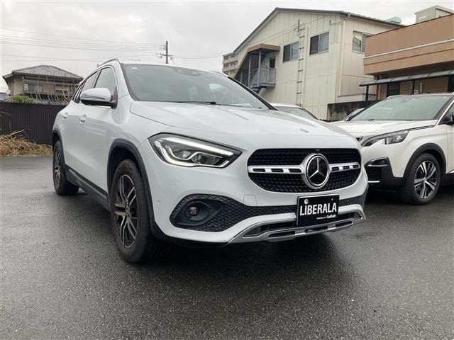 Import and buy MERCEDES BENZ GLA CLASS 2021 from Japan to Nairobi, Kenya