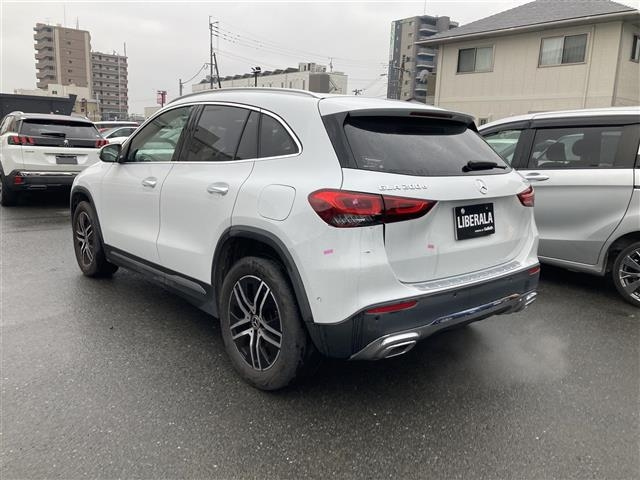 Import and buy MERCEDES BENZ GLA CLASS 2021 from Japan to Nairobi, Kenya