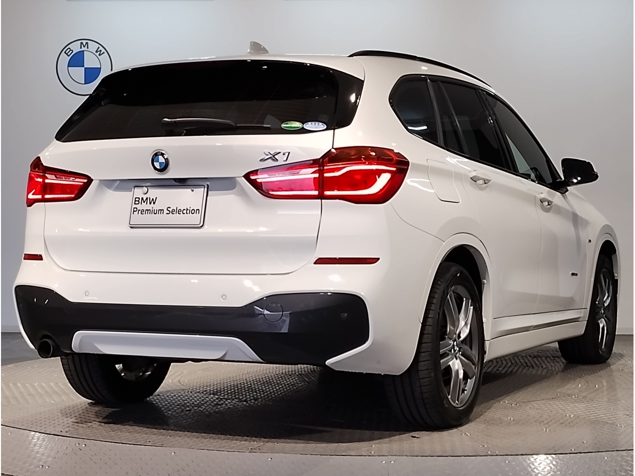 Import and buy BMW X1 2017 from Japan to Nairobi, Kenya