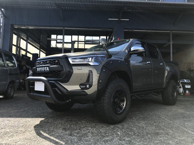 Import and buy TOYOTA HILUX 2021 from Japan to Nairobi, Kenya