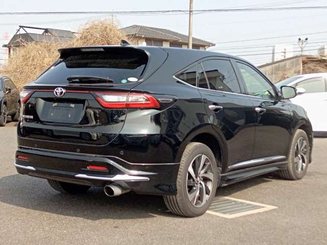 Import and buy TOYOTA HARRIER 2017 from Japan to Nairobi, Kenya