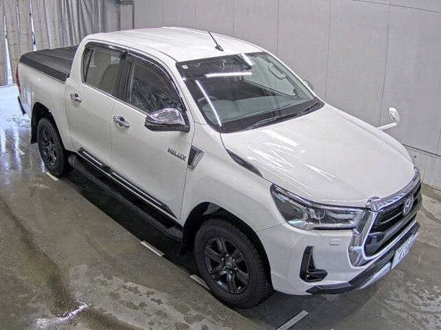 Import and buy TOYOTA HILUX 2021 from Japan to Nairobi, Kenya