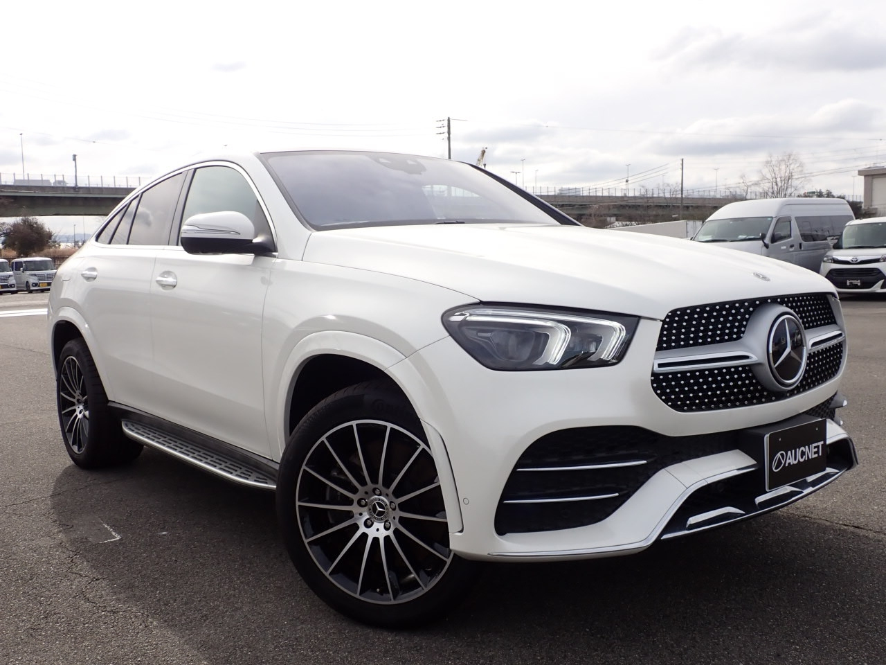 Import and buy MERCEDES BENZ GLE CLASS 2022 from Japan to Nairobi, Kenya