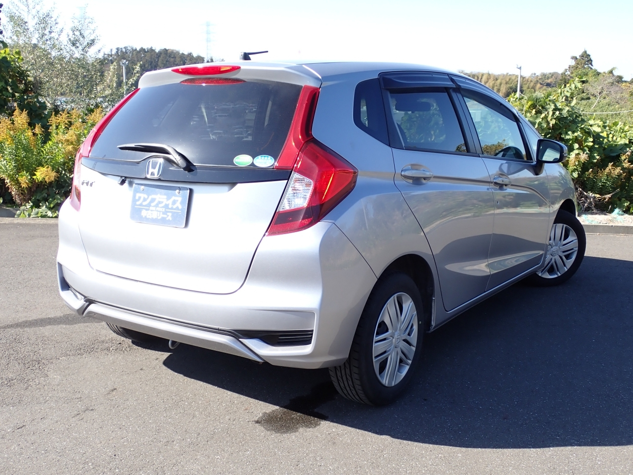 Import and buy HONDA FIT 2017 from Japan to Nairobi, Kenya